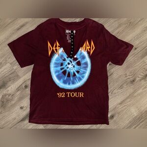 Def Leppard Women’s‎ Stylish T-Shirt Size Large